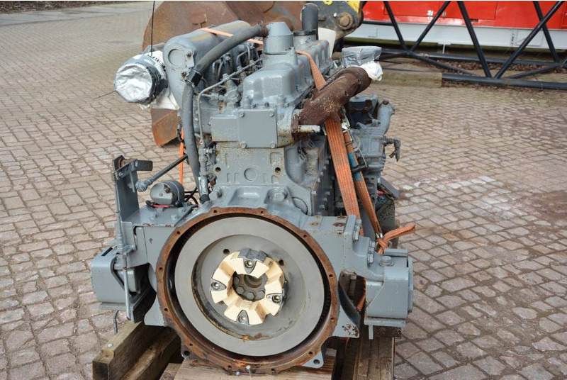 Hino EM100 engine complete - Engine for Construction machinery: picture 3 Hino EM100 engine complete - Engine for Construction machinery: picture 3