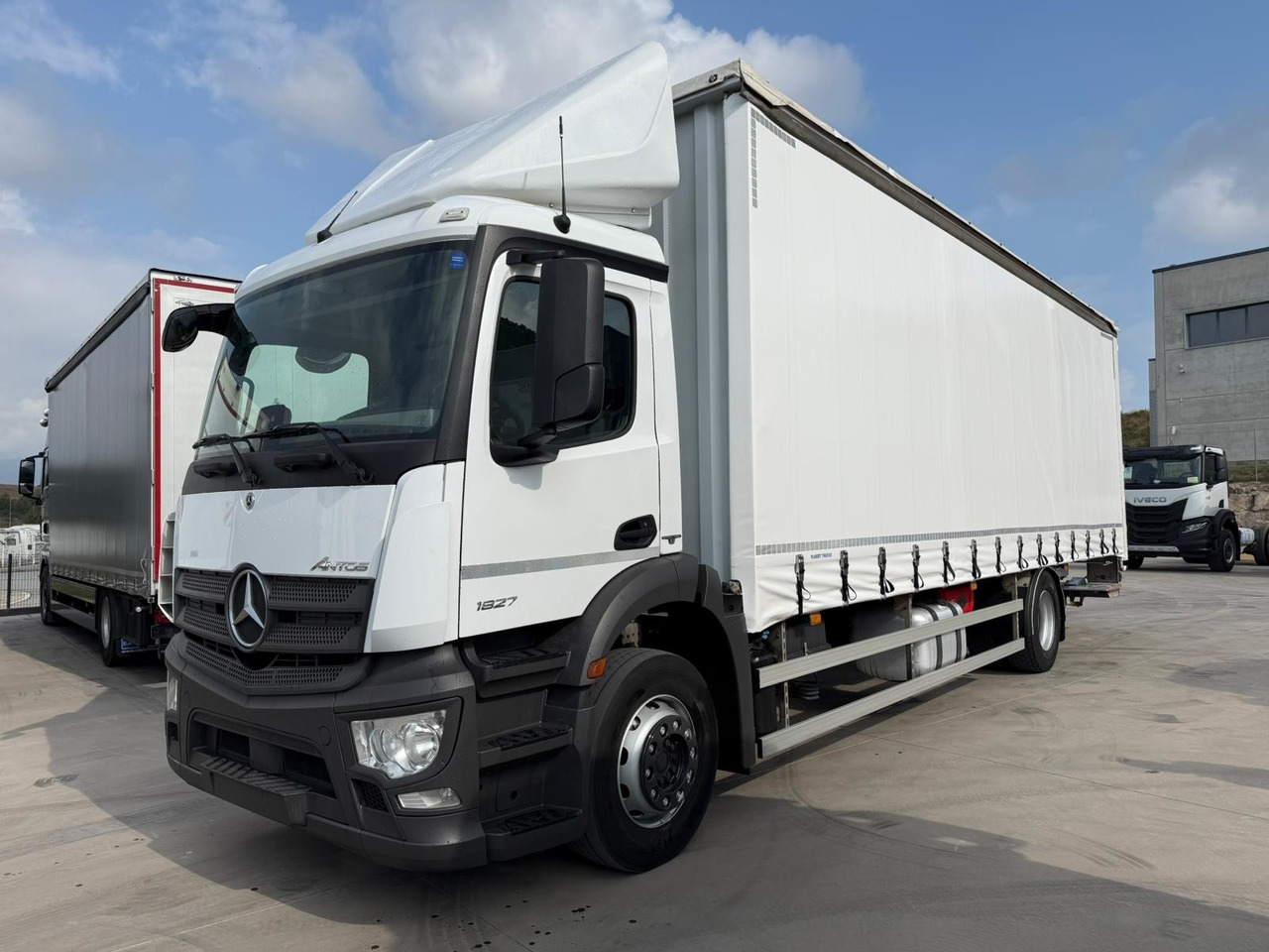MERCEDES BENZ 18.27 Antos E6 (Tauliner) - Curtainsider truck: picture 1 MERCEDES BENZ 18.27 Antos E6 (Tauliner) - Curtainsider truck: picture 1