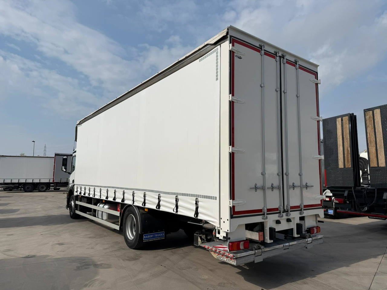 MERCEDES BENZ 18.27 Antos E6 (Tauliner) - Curtainsider truck: picture 4 MERCEDES BENZ 18.27 Antos E6 (Tauliner) - Curtainsider truck: picture 4