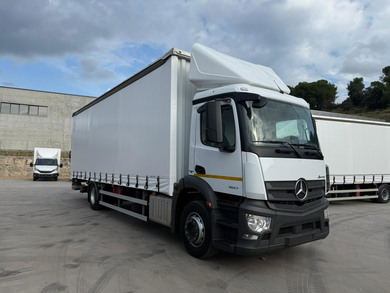 MERCEDES BENZ 18.27 Antos E6 (Tauliner) - Curtainsider truck: picture 2 MERCEDES BENZ 18.27 Antos E6 (Tauliner) - Curtainsider truck: picture 2
