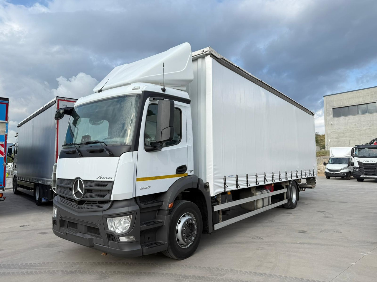MERCEDES BENZ 18.27 Antos E6 (Tauliner) - Curtainsider truck: picture 1 MERCEDES BENZ 18.27 Antos E6 (Tauliner) - Curtainsider truck: picture 1