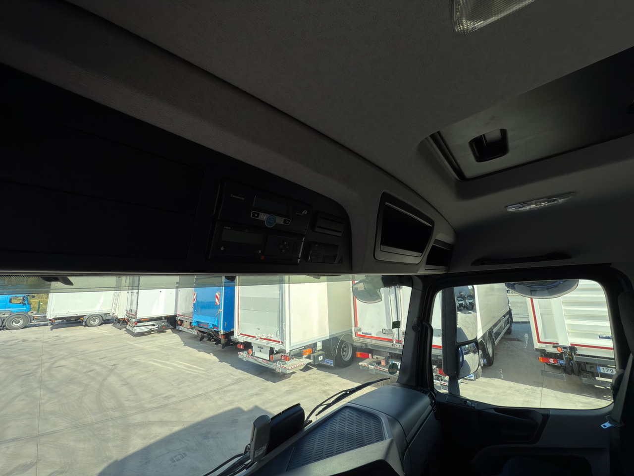 Curtainsider truck MERCEDES BENZ 18.33 Antos E6 (Self-portable): picture 7