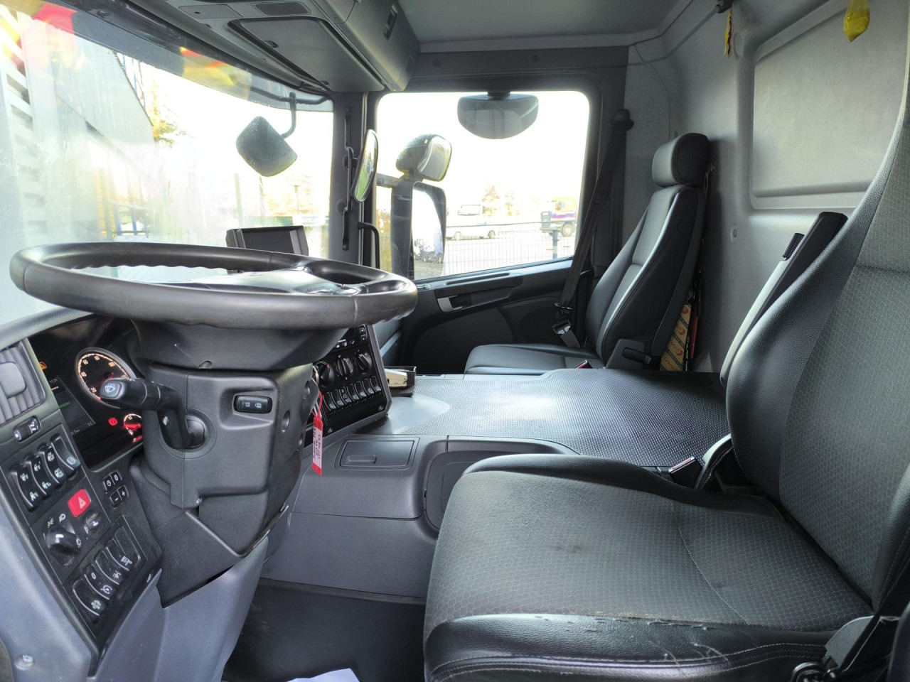 Cab chassis truck SCANIA P 250 DB4x2MLB: picture 14