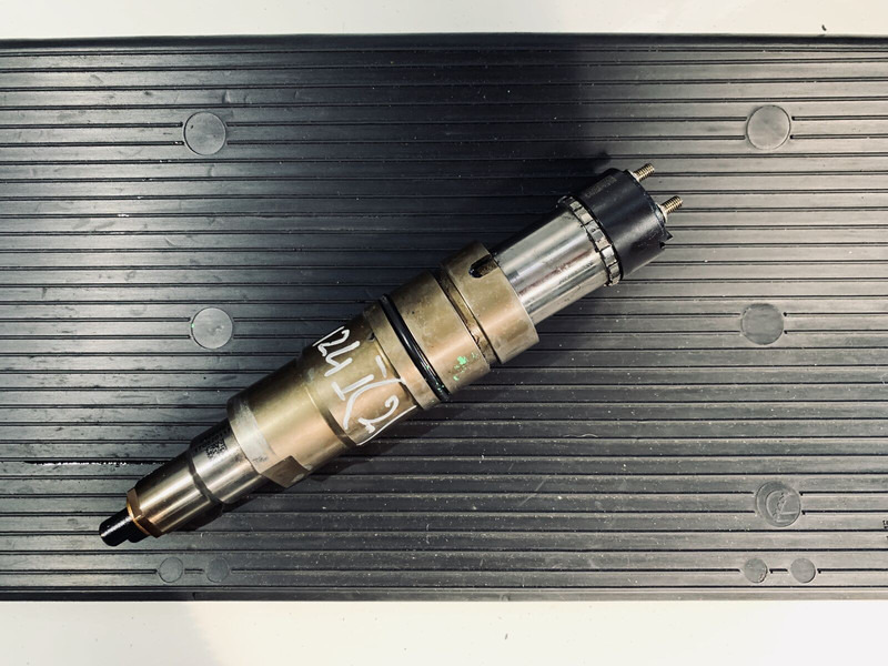 Scania 124 - Fuel filter: picture 2 Scania 124 - Fuel filter: picture 2