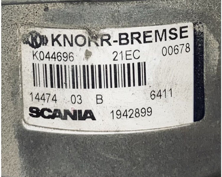 Scania 124 1 (4) - Spare parts: picture 2 Scania 124 1 (4) - Spare parts: picture 2