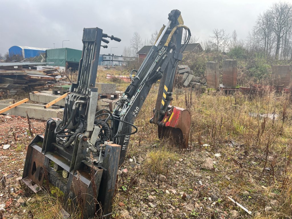 Bobcat H240 - Excavator: picture 3 Bobcat H240 - Excavator: picture 3