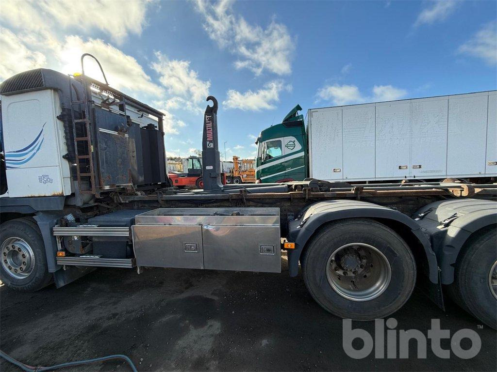 HIAB Multlift - Hook lift/ Skip loader system: picture 5 HIAB Multlift - Hook lift/ Skip loader system: picture 5