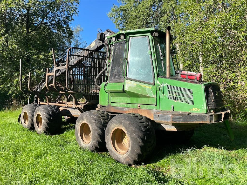 Harvester John Deere 810D (2006) - Forwarder: picture 3 Harvester John Deere 810D (2006) - Forwarder: picture 3