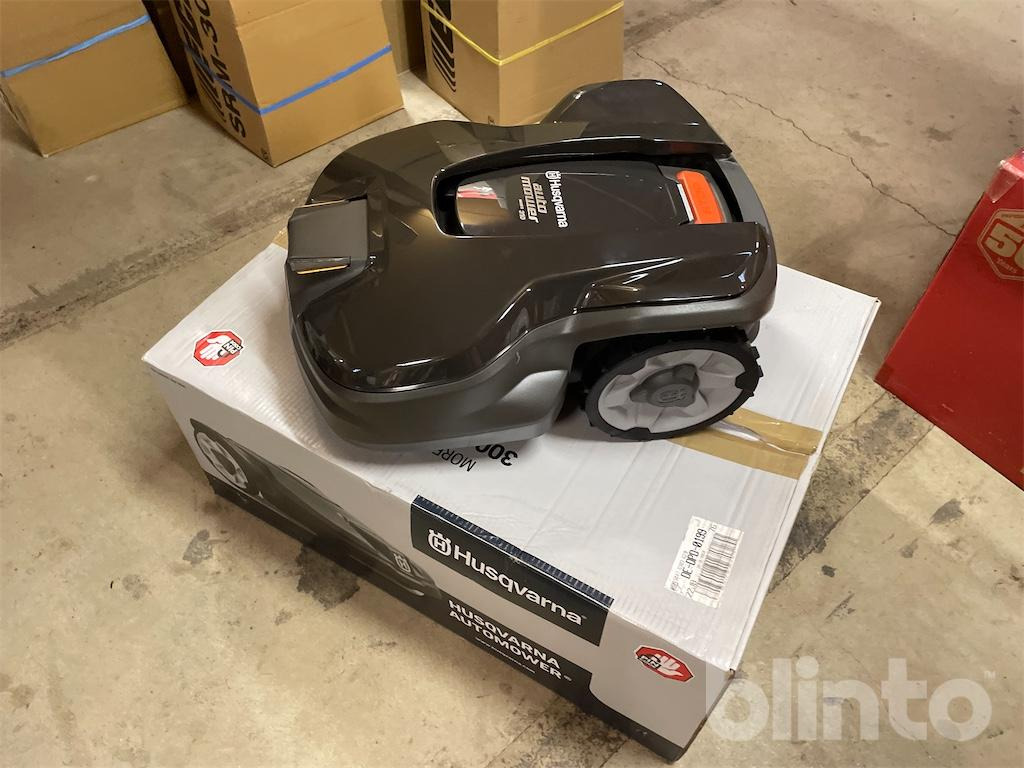 Husqvarna Automower 310 MARK II (2022) - Garden mower: picture 2 Husqvarna Automower 310 MARK II (2022) - Garden mower: picture 2