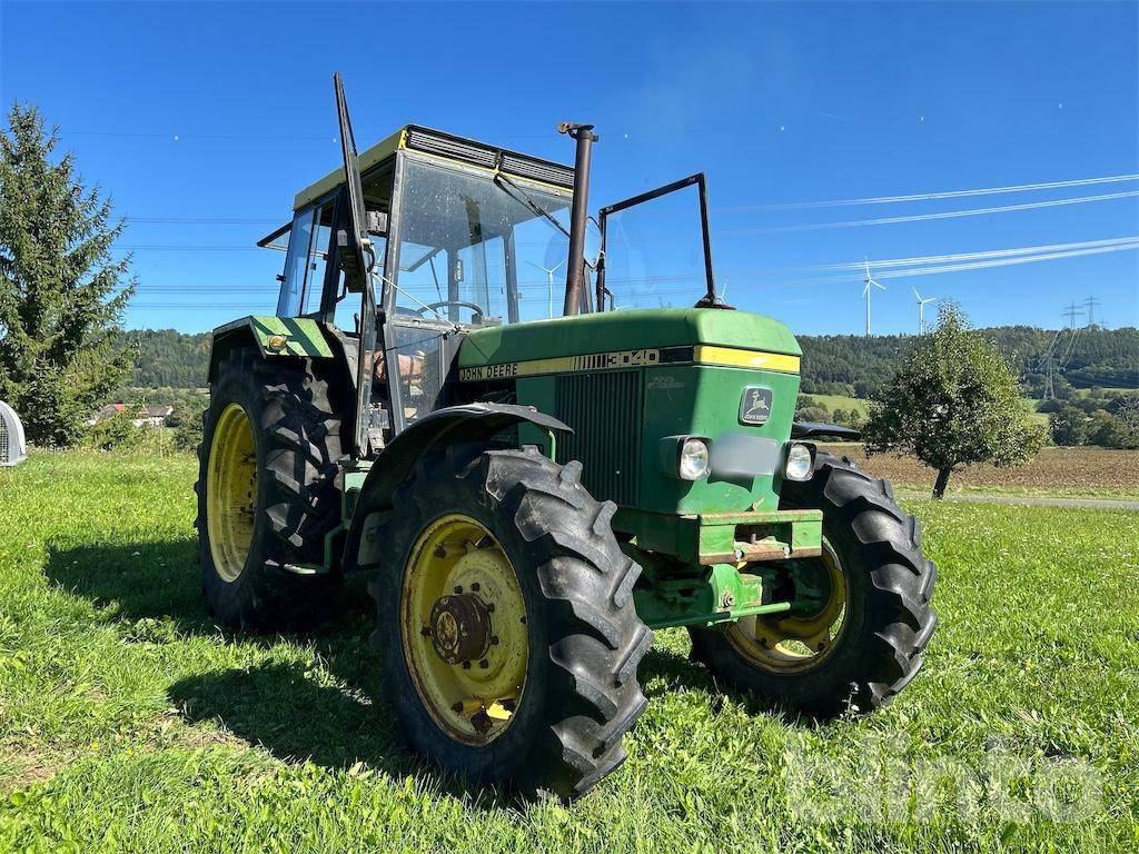 John Deere 3040 4WD - Farm tractor: picture 2 John Deere 3040 4WD - Farm tractor: picture 2