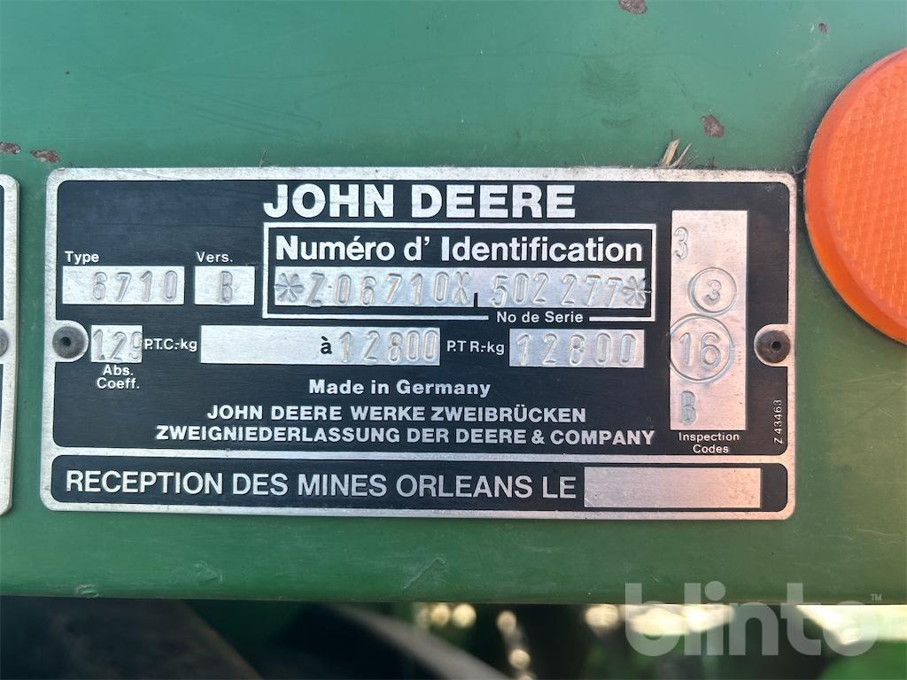 Forage harvester John Deere 6710: picture 17