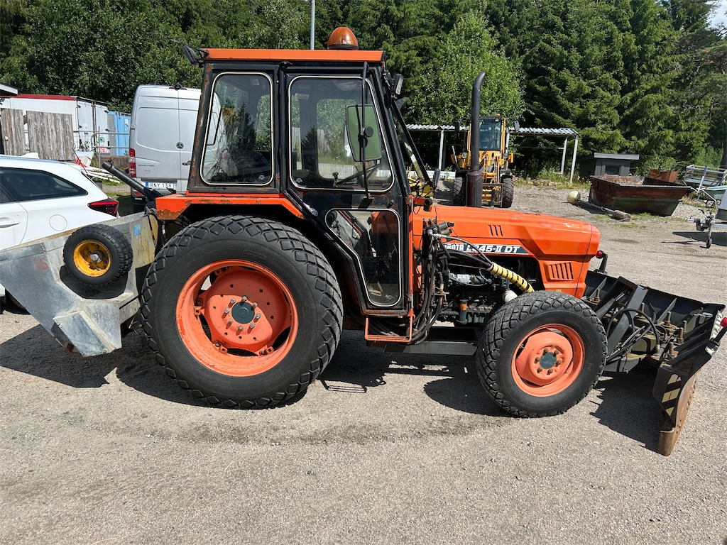 KUBOTA L 345 MKII DT - Compact tractor: picture 4 KUBOTA L 345 MKII DT - Compact tractor: picture 4