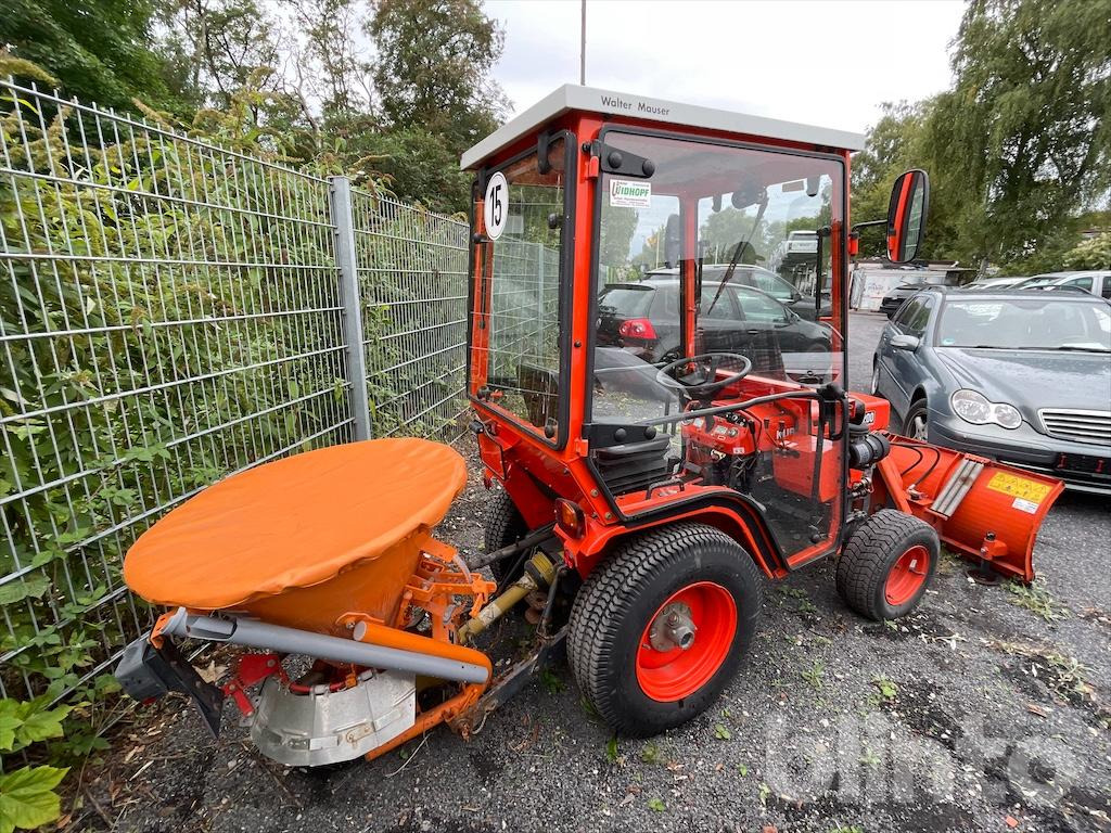 Kubota B4200D - Municipal tractor: picture 3 Kubota B4200D - Municipal tractor: picture 3