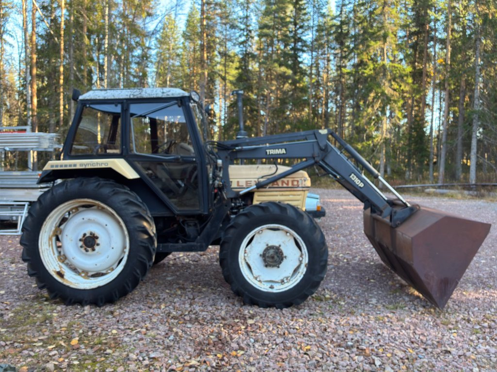 Leyland 604 SQMS traktor med Trima frontlastare - Farm tractor: picture 4 Leyland 604 SQMS traktor med Trima frontlastare - Farm tractor: picture 4