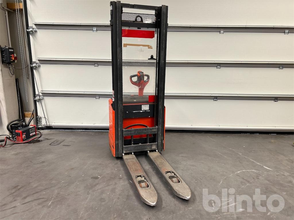 Linde L12 (2016) - Stacker: picture 2 Linde L12 (2016) - Stacker: picture 2