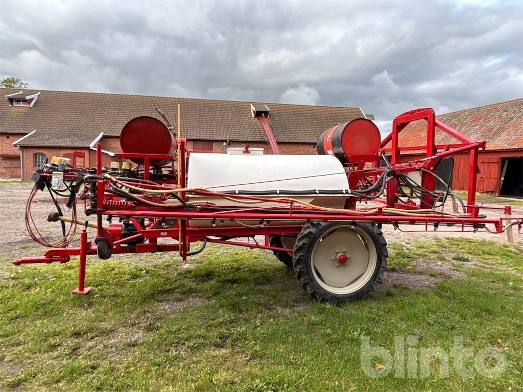 Lindus 2000 L - Trailed sprayer: picture 2 Lindus 2000 L - Trailed sprayer: picture 2