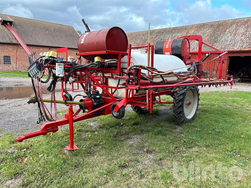 Lindus 2000 L - Trailed sprayer: picture 1 Lindus 2000 L - Trailed sprayer: picture 1