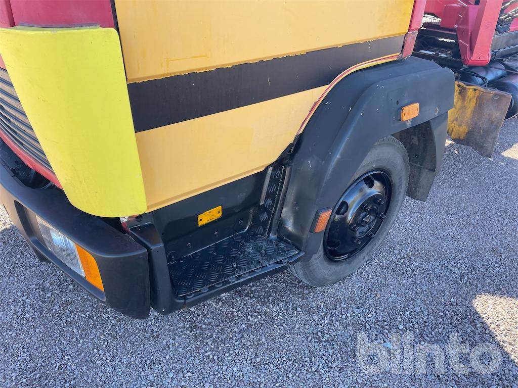 MERCEDES BENZ 814 - Scissor lift: picture 5 MERCEDES BENZ 814 - Scissor lift: picture 5