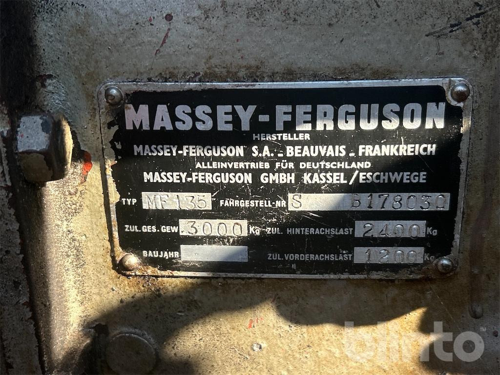 Massey-Ferguson MF 135 (1970) - Farm tractor: picture 5 Massey-Ferguson MF 135 (1970) - Farm tractor: picture 5