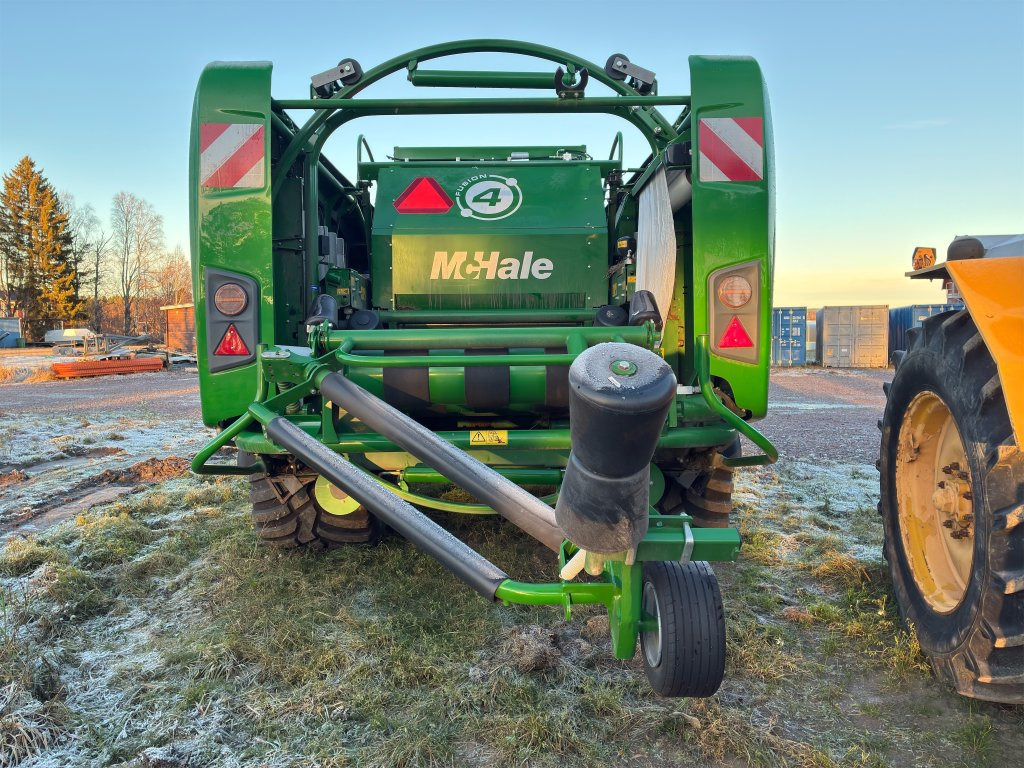 Mchale Fusion 4 - Round baler, Bale wrapper: picture 5 Mchale Fusion 4 - Round baler, Bale wrapper: picture 5