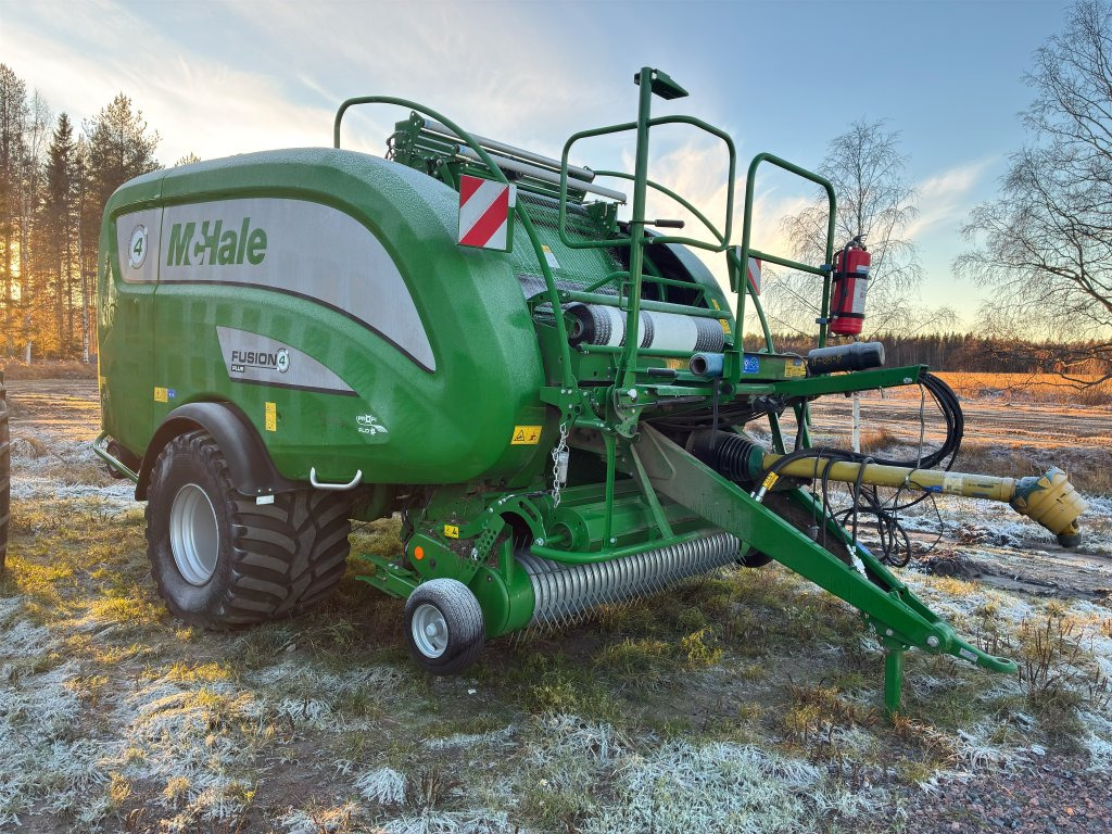 Mchale Fusion 4 - Round baler, Bale wrapper: picture 3 Mchale Fusion 4 - Round baler, Bale wrapper: picture 3