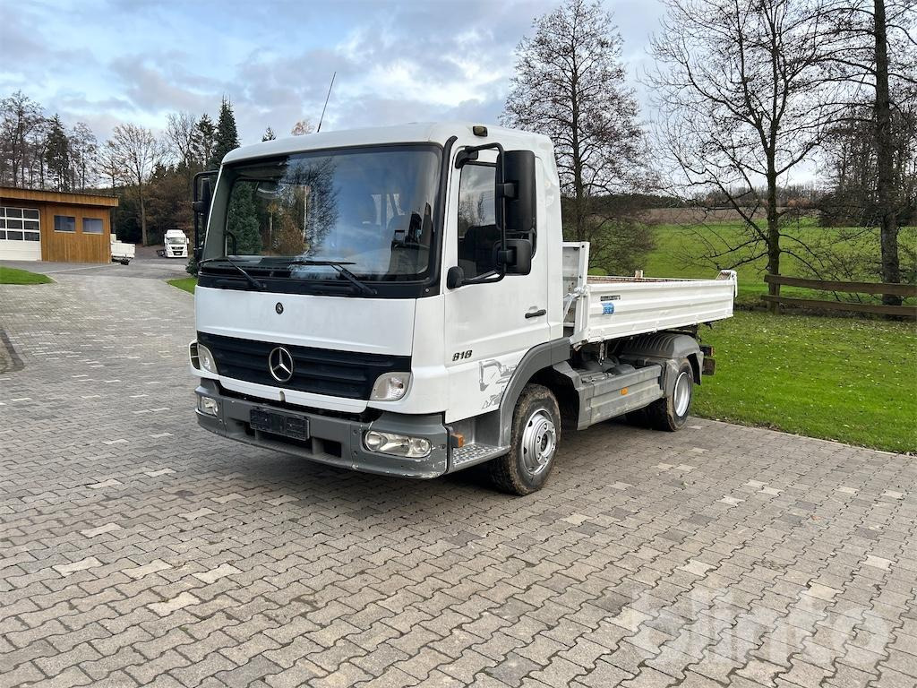 Mercedes Atego 818 (2005) - Dropside/ Flatbed truck: picture 1 Mercedes Atego 818 (2005) - Dropside/ Flatbed truck: picture 1