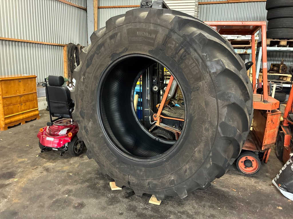Michelin 900/65R46 - Tire for Farm tractor: picture 1 Michelin 900/65R46 - Tire for Farm tractor: picture 1