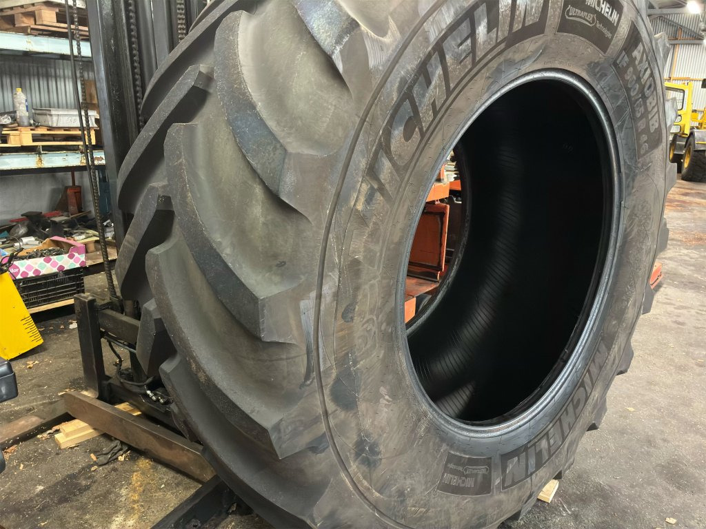 Michelin 900/65R46 - Tire for Farm tractor: picture 3 Michelin 900/65R46 - Tire for Farm tractor: picture 3