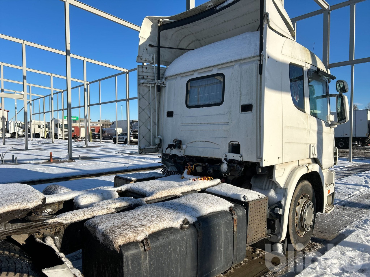 SCANIA P124LA4X2LA360 - Tractor unit: picture 4 SCANIA P124LA4X2LA360 - Tractor unit: picture 4