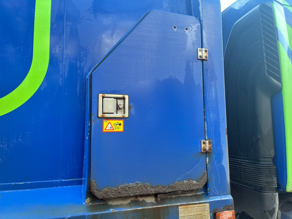 Truck VOLVO FE-320 6*2: picture 49