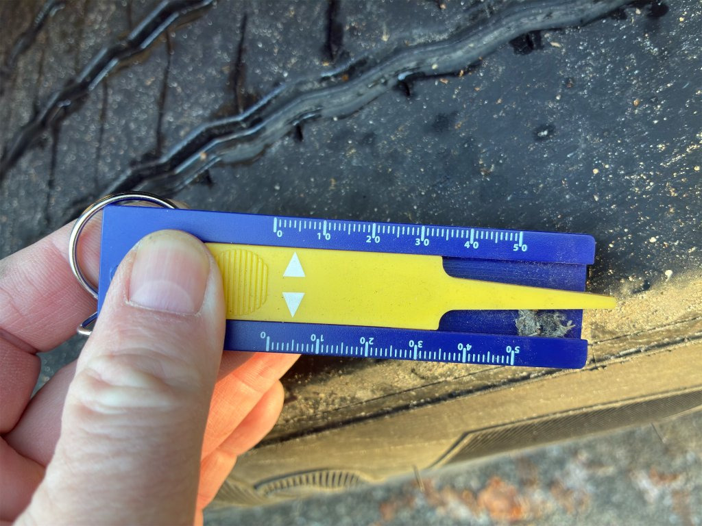 Truck VOLVO FE-320 6*2: picture 30