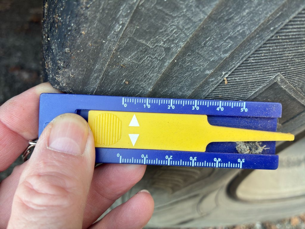 Truck VOLVO FE-320 6*2: picture 19