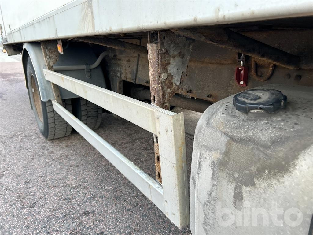 Truck VOLVO FM-340 4X2: picture 32