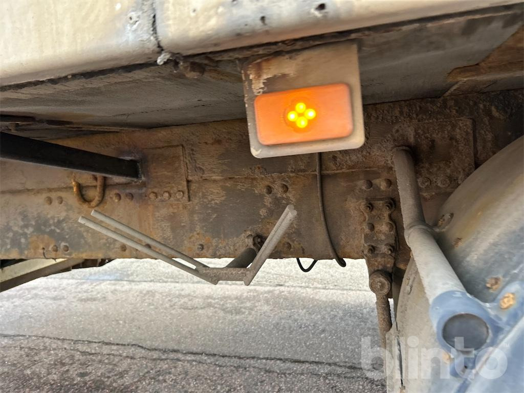 Truck VOLVO FM-340 4X2: picture 38