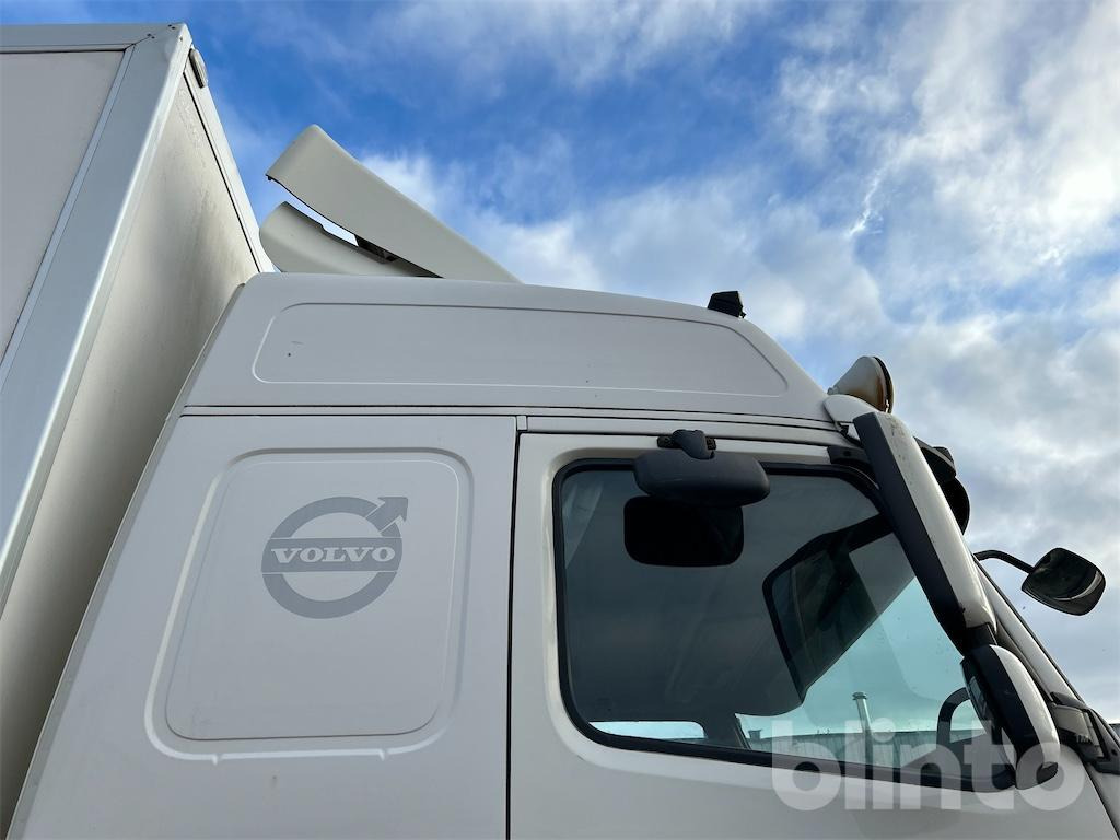 Truck VOLVO FM-340 4X2: picture 25