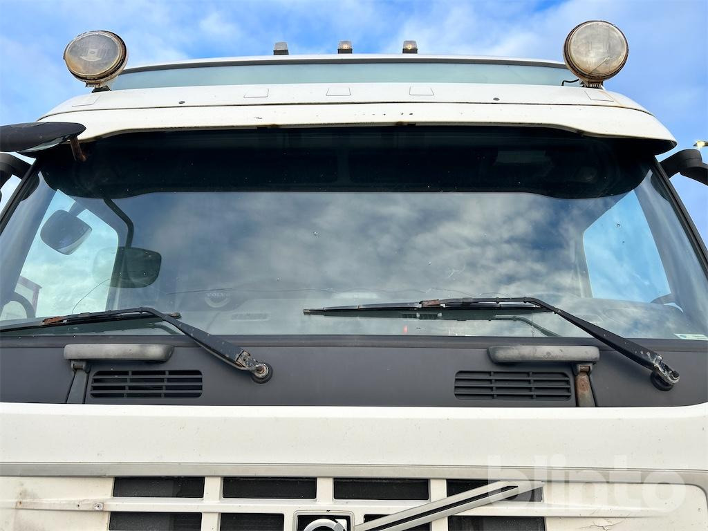 Truck VOLVO FM-340 4X2: picture 17