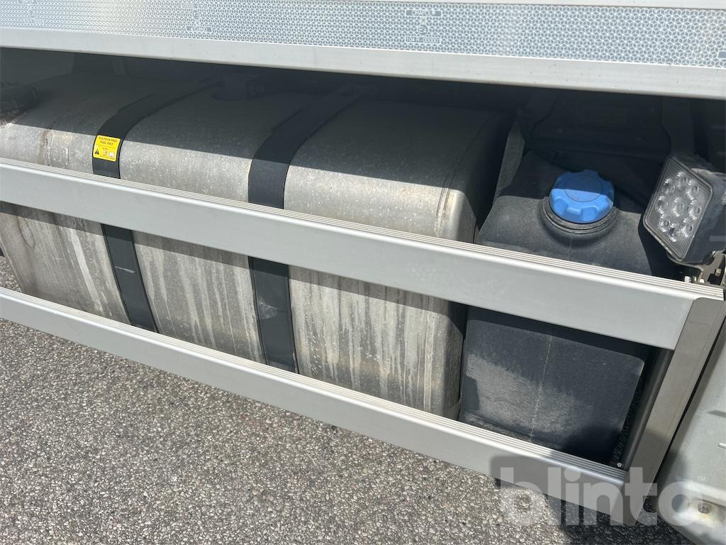 Truck VOLVO FM 370: picture 36