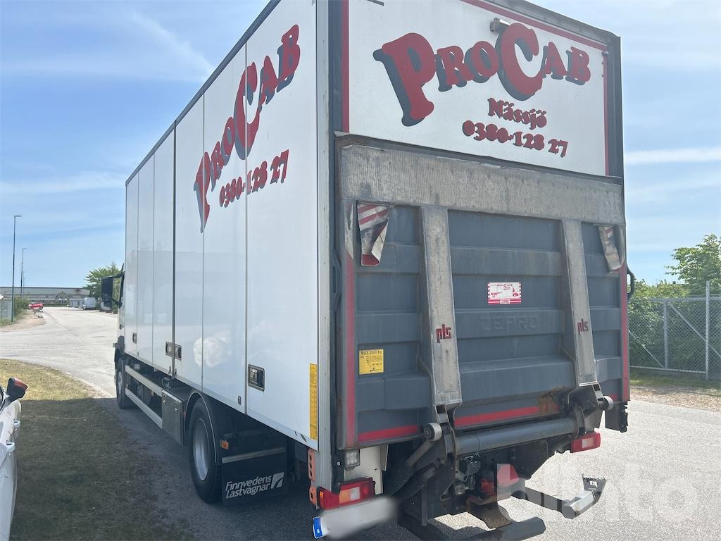 Truck VOLVO FM 370: picture 8