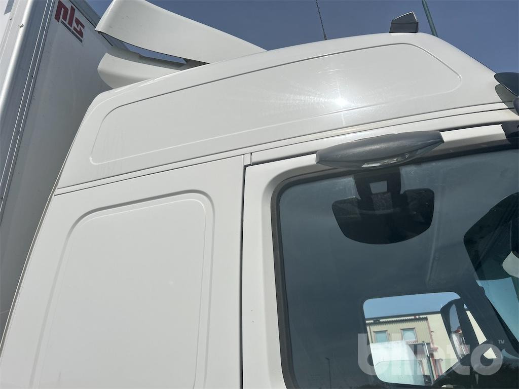 Truck VOLVO FM 370: picture 30