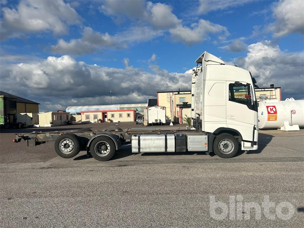 VOLVO FH 6x2 - Cab chassis truck: picture 5 VOLVO FH 6x2 - Cab chassis truck: picture 5