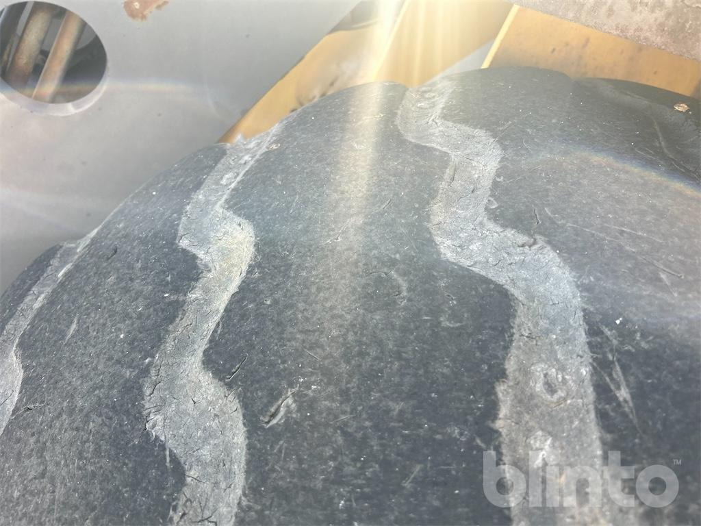 Wheel loader VOLVO L90D: picture 12 Wheel loader VOLVO L90D: picture 12