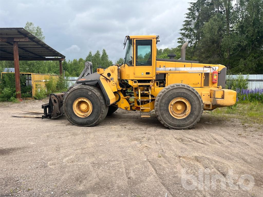 Wheel loader Volvo L220D: picture 8