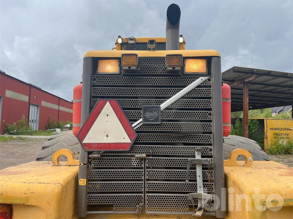 Wheel loader Volvo L220D: picture 12