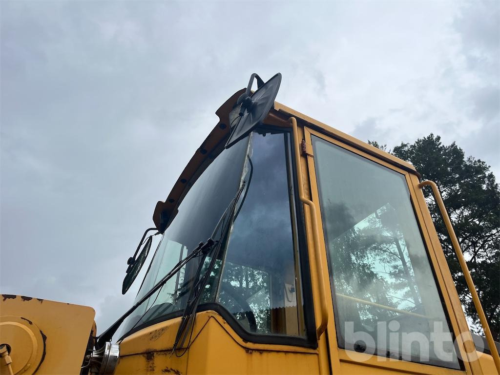 Wheel loader Volvo L220D: picture 30