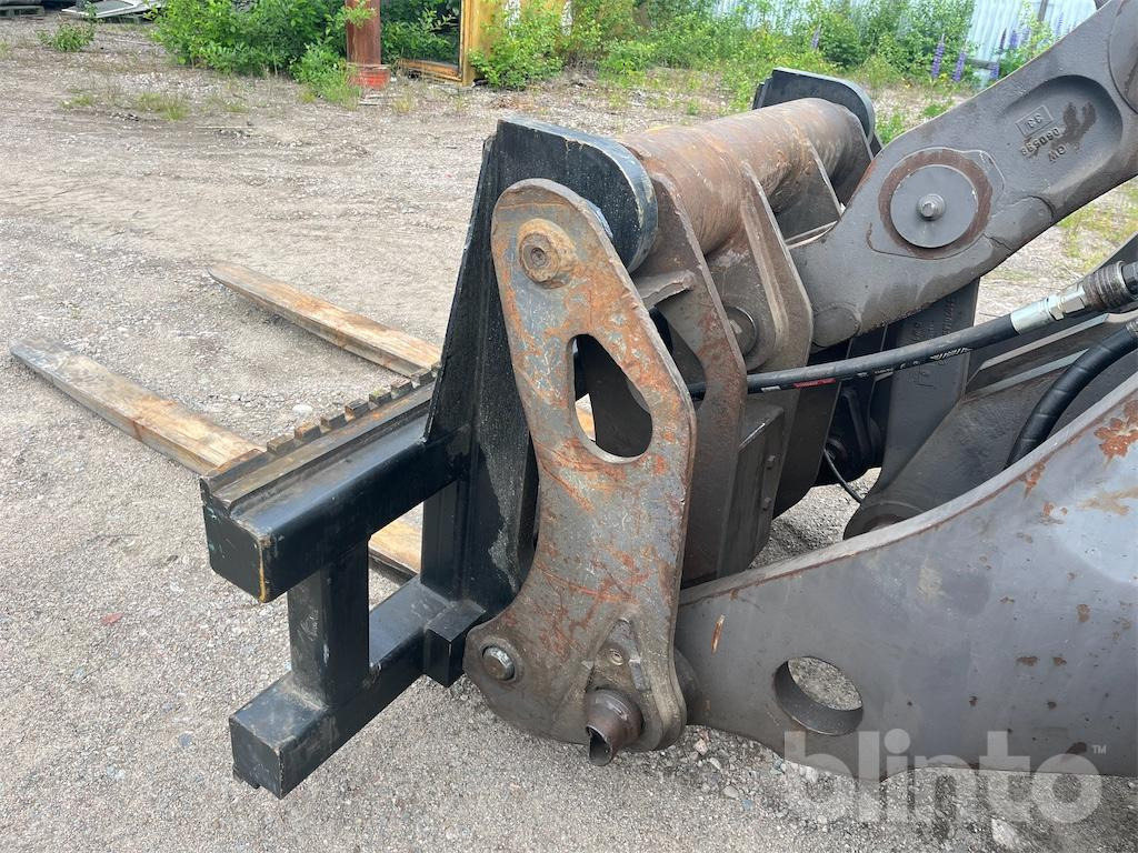 Wheel loader Volvo L220D: picture 21