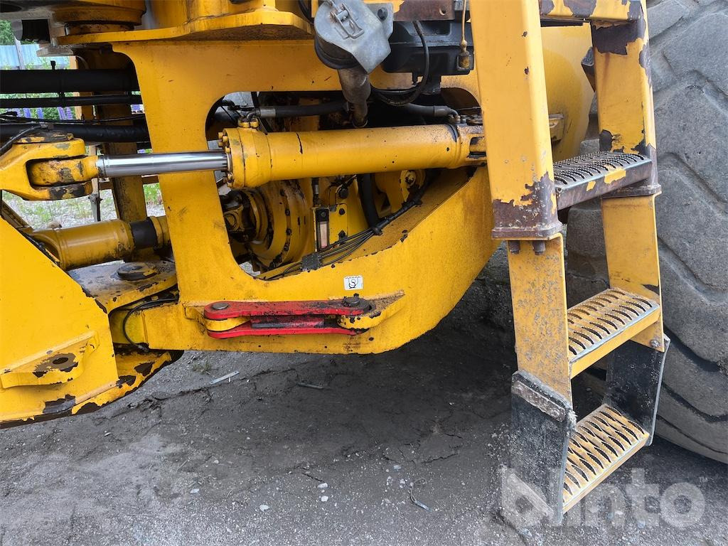 Wheel loader Volvo L220D: picture 27