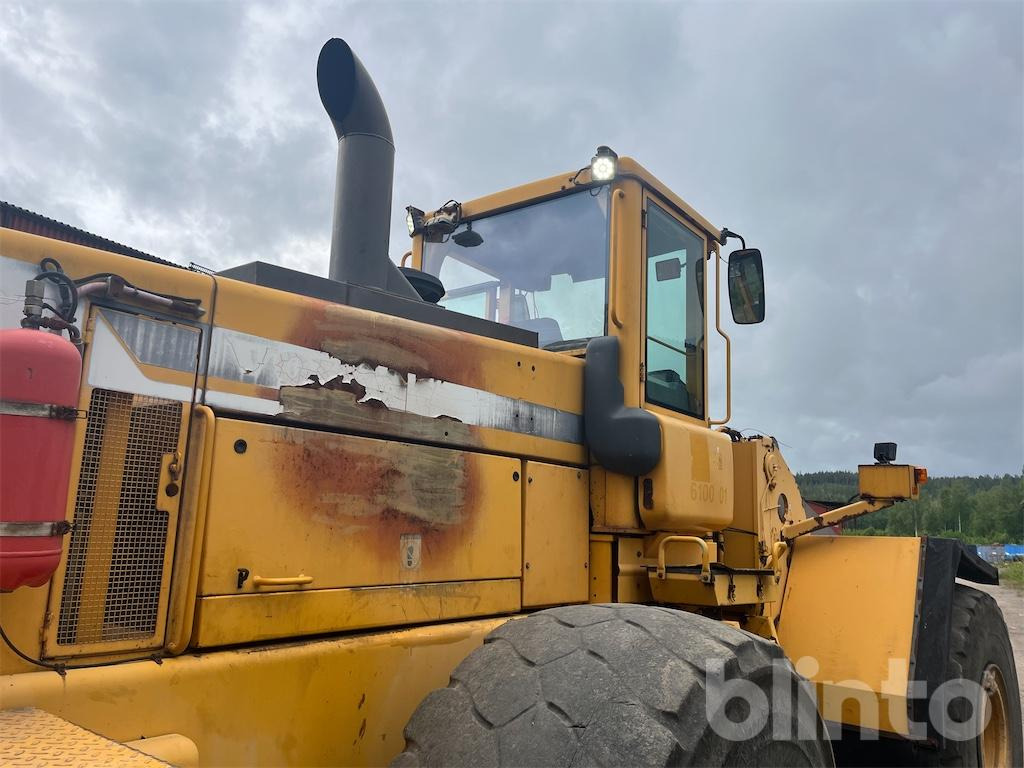 Wheel loader Volvo L220D: picture 11