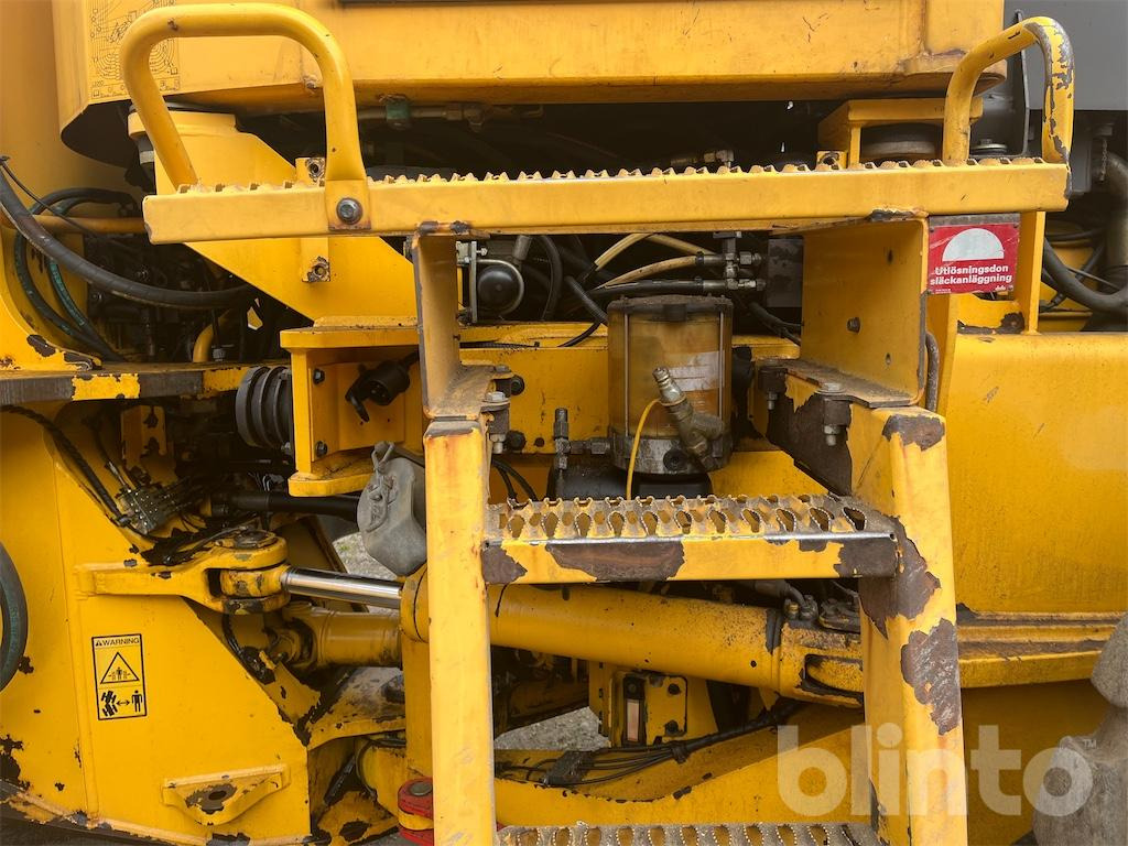 Wheel loader Volvo L220D: picture 25