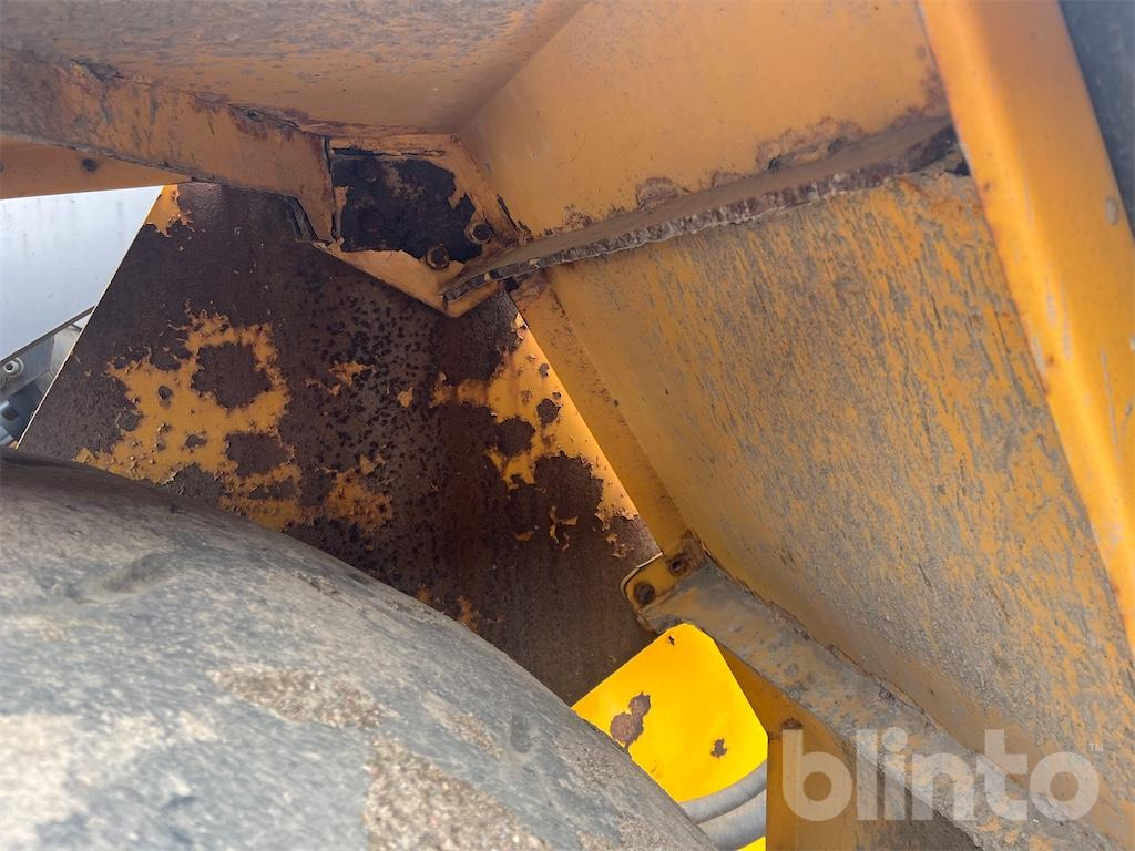 Wheel loader Volvo L220D: picture 45