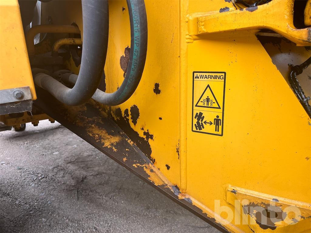 Wheel loader Volvo L220D: picture 37